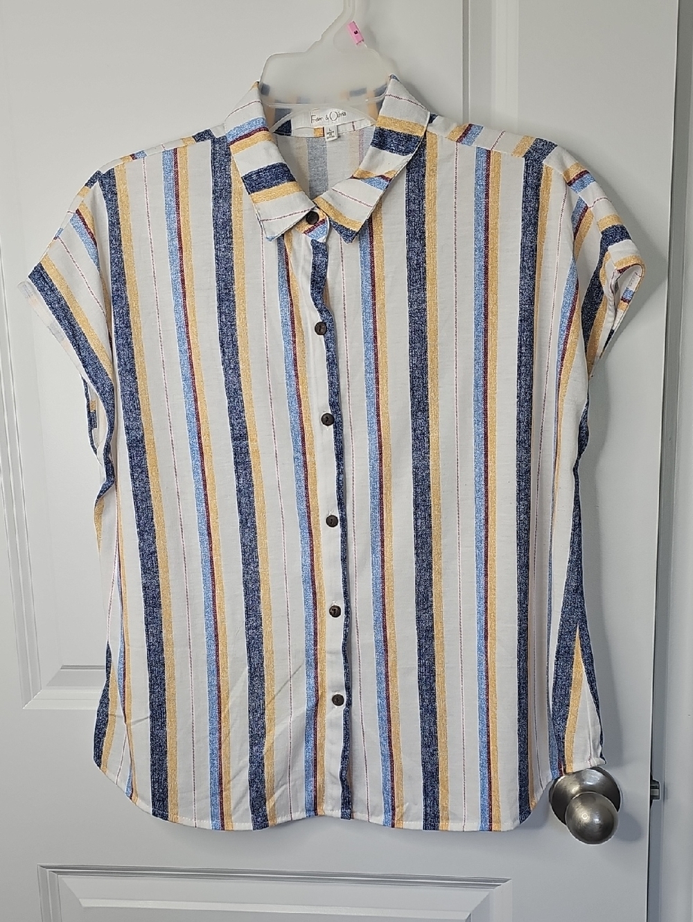Eden & Olivia White, Blue & Gold Striped Short-Sleeve Button-Down Shirt Size L